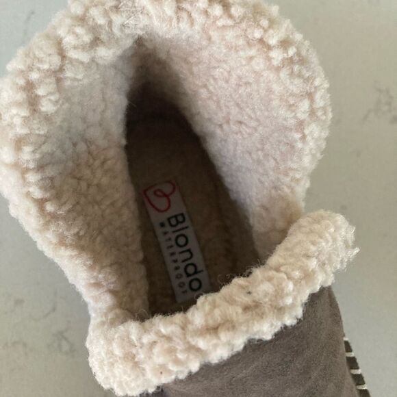 Blondo Brown Suede Serene Moccasin Sherpa Lined Booties Size 8M - Picture 6 of 8
